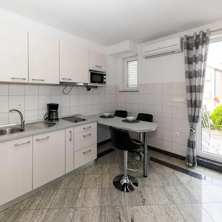 Kuca Apartman *